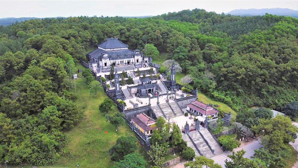 Mausoleum of King Khai Dinh - Hue attractions