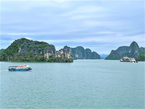 Ha Long Bay - Vietnam Vacation Package