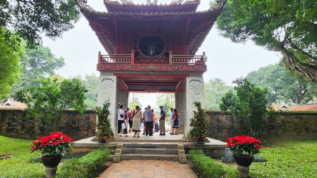 Myrrl & friends in Temple of Literature